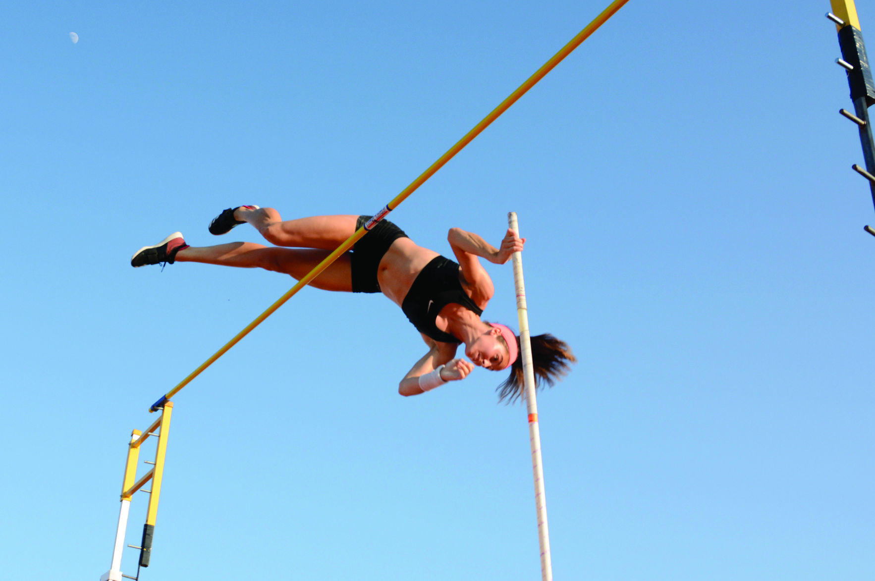 7-14 POLE VAULT 9